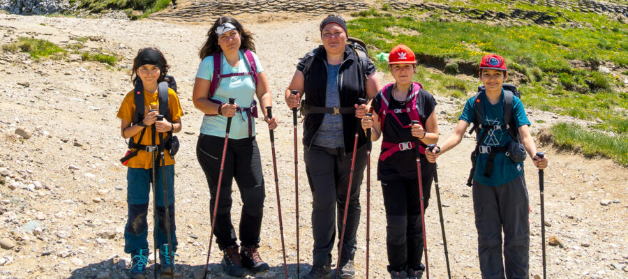 Mountain excursions for children are an excellent idea for you. Look why!