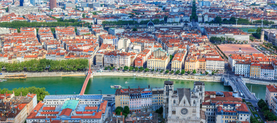 Where to find a campsite for a weekend near Lyon?